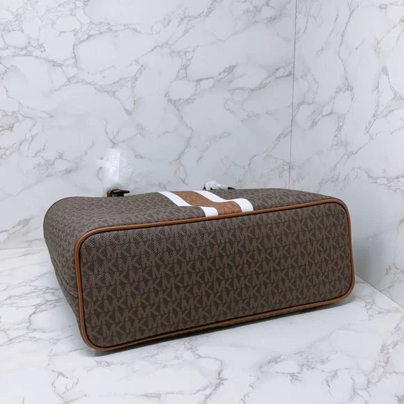 Michael Kors JST Medium Carryall Tote - Picture 5 of 9